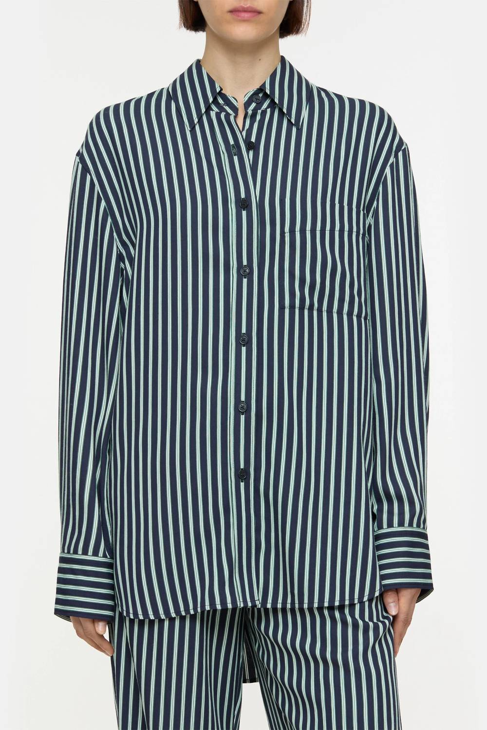 Closed - oversize shirt