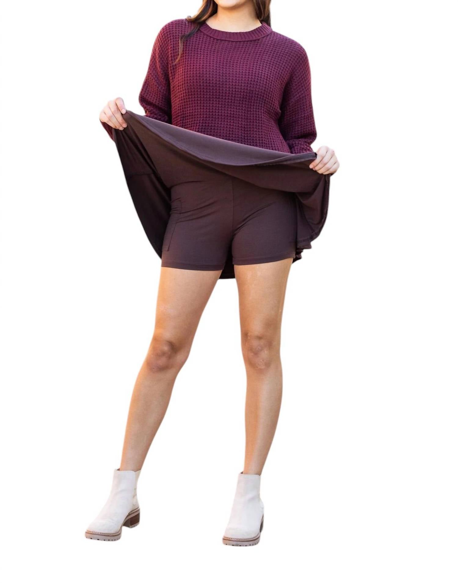 Julia Rose - Britt Skort