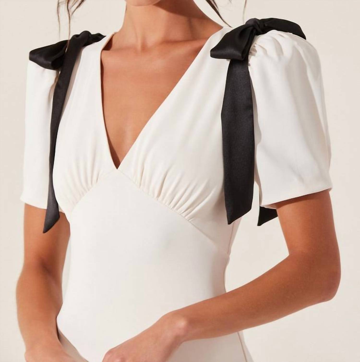 Astr - Sienna V-neck Dress