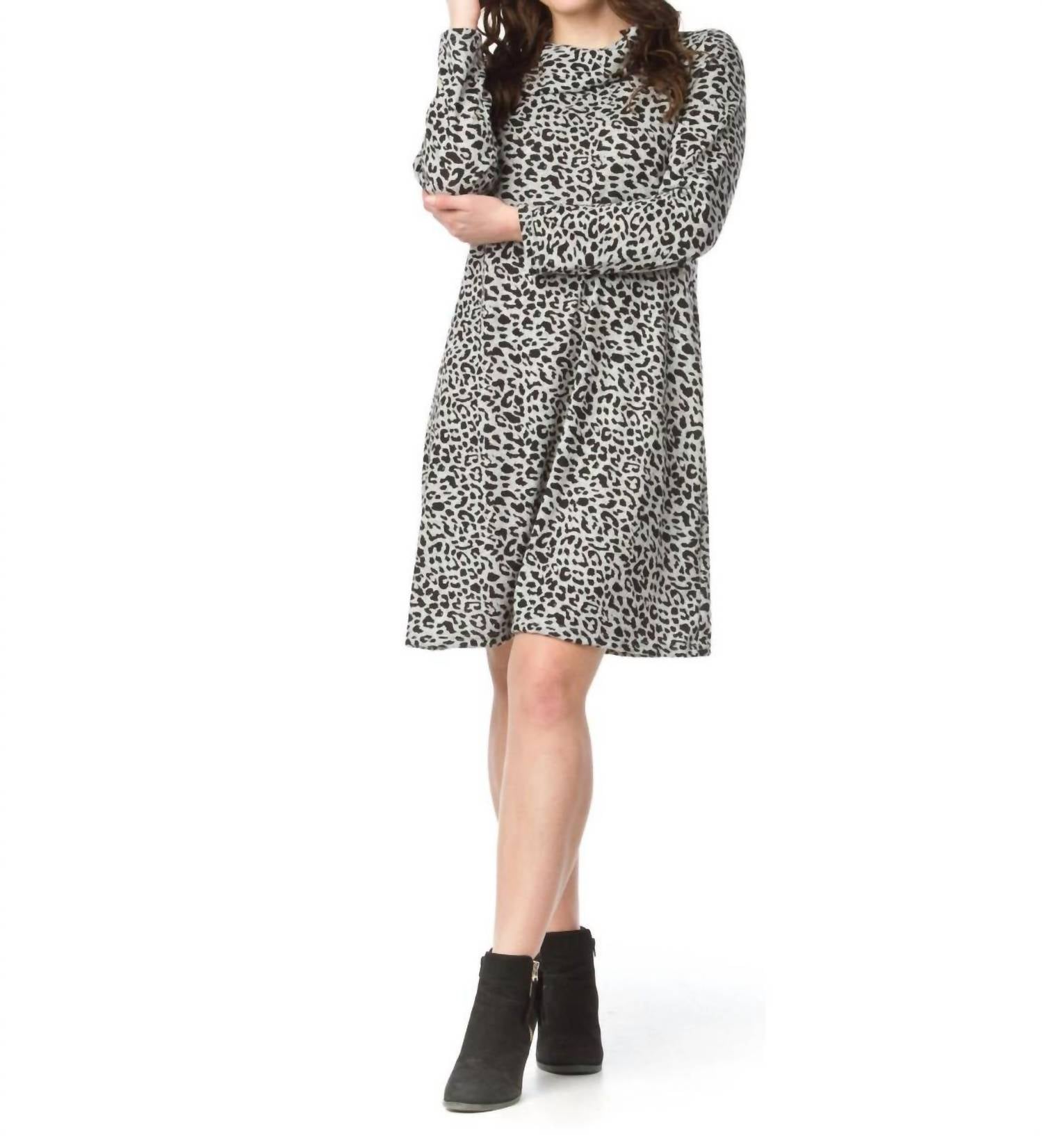 Papillon - A-line 3/4 Sleeve Leopard Print Sweater Dress
