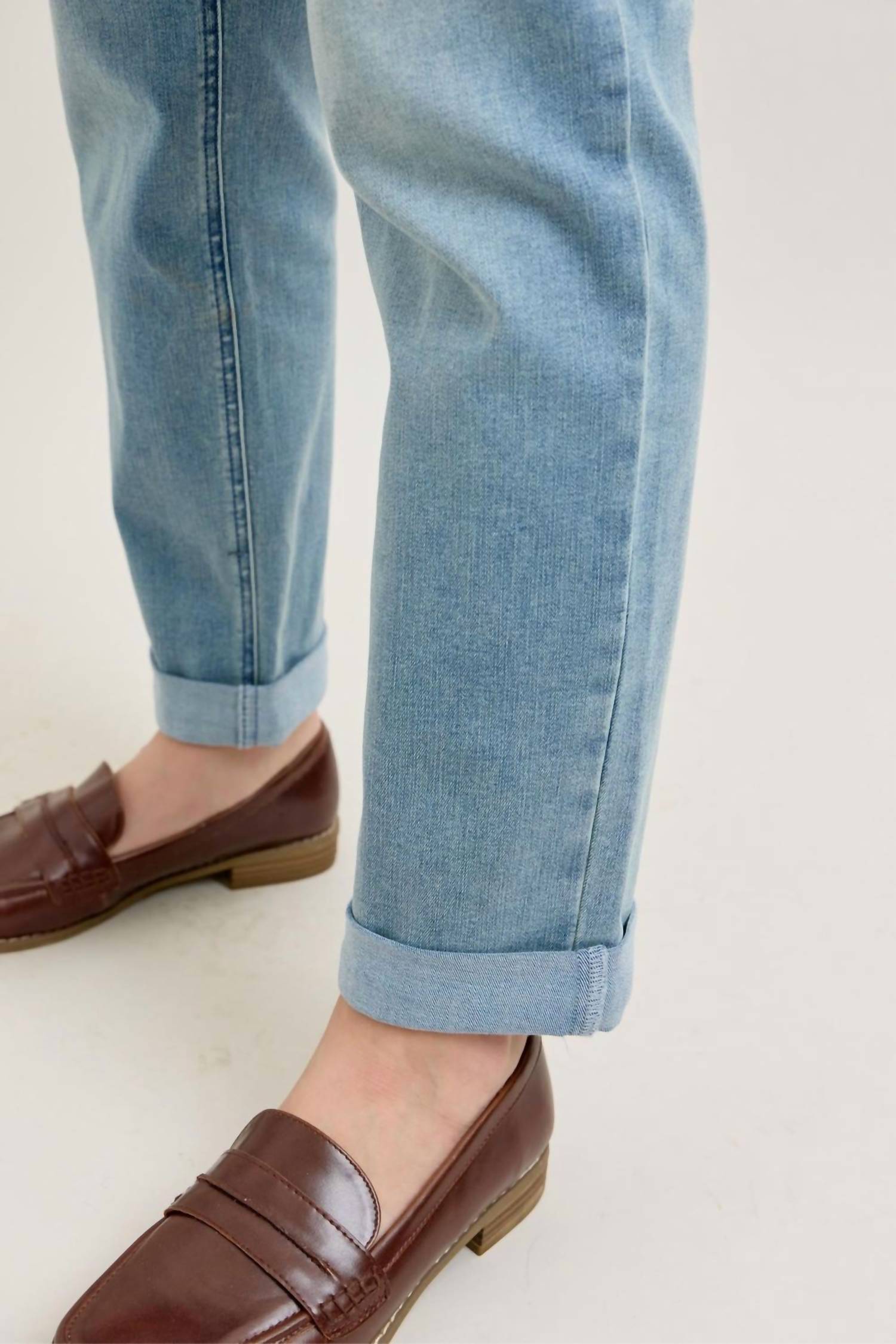 Judy Blue - Mid Rise V-front Cuff Boyfriend Cool Denim Jeans
