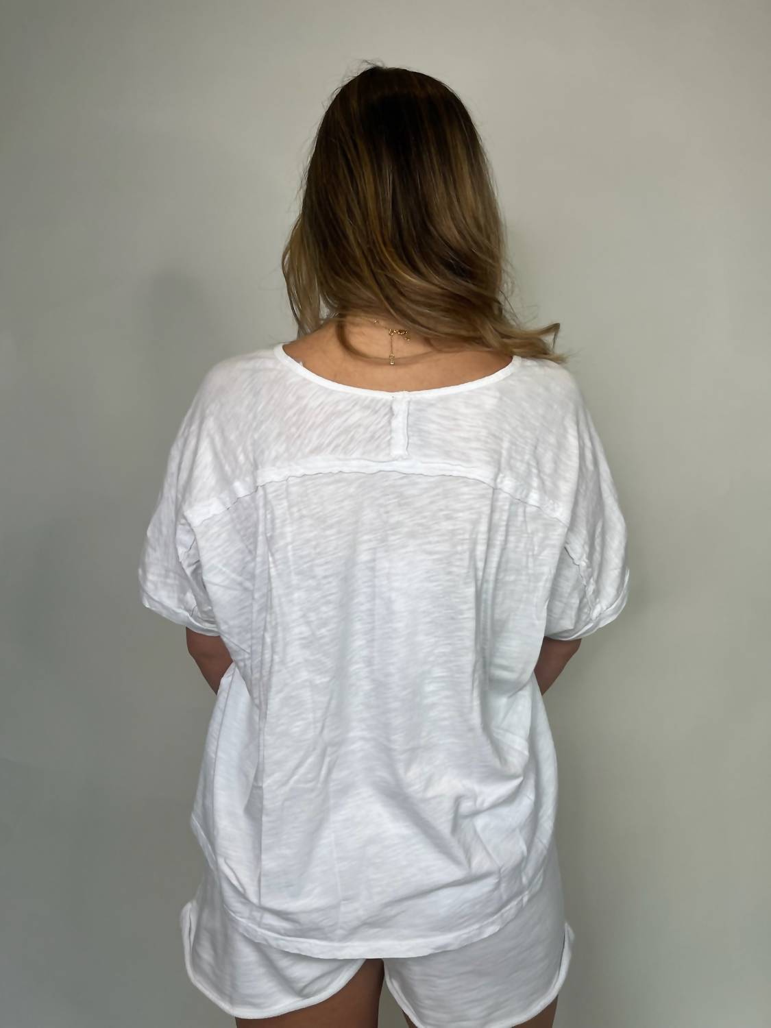 Bobi - Oversize V-neck Tee