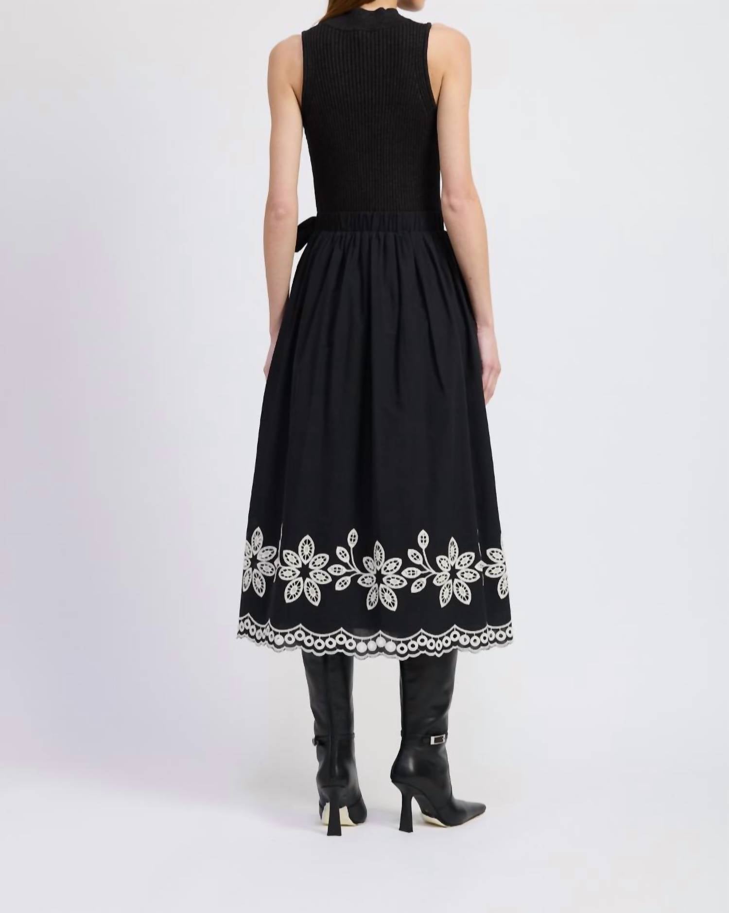En Saison - Isidora Sleeveless Embroidered Midi Dress