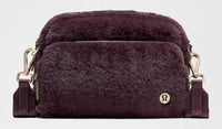 Lululemon - Everywhere Crossbody Bag 2L Plush Fleece