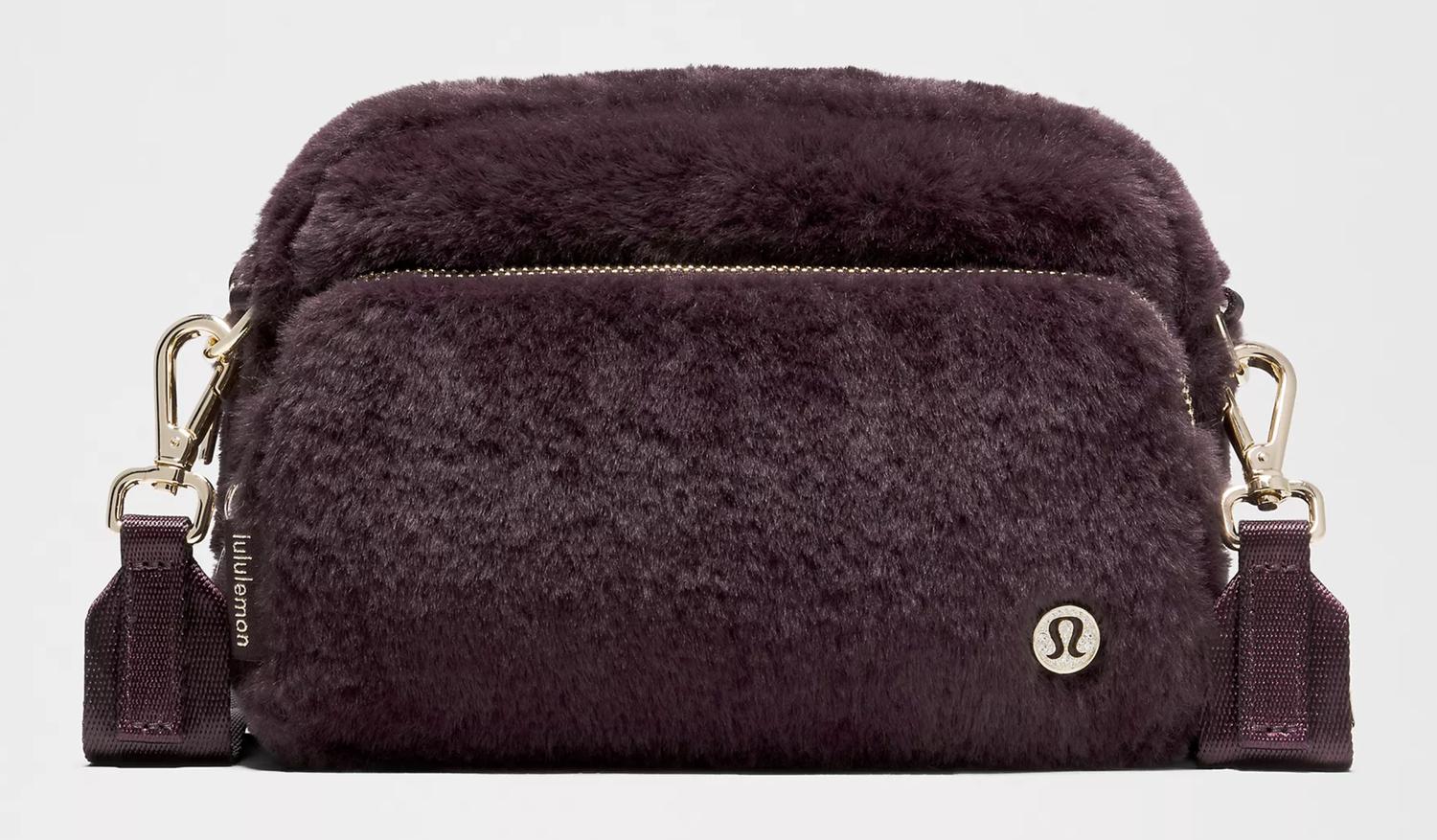 Lululemon - Everywhere Crossbody Bag 2L Plush Fleece