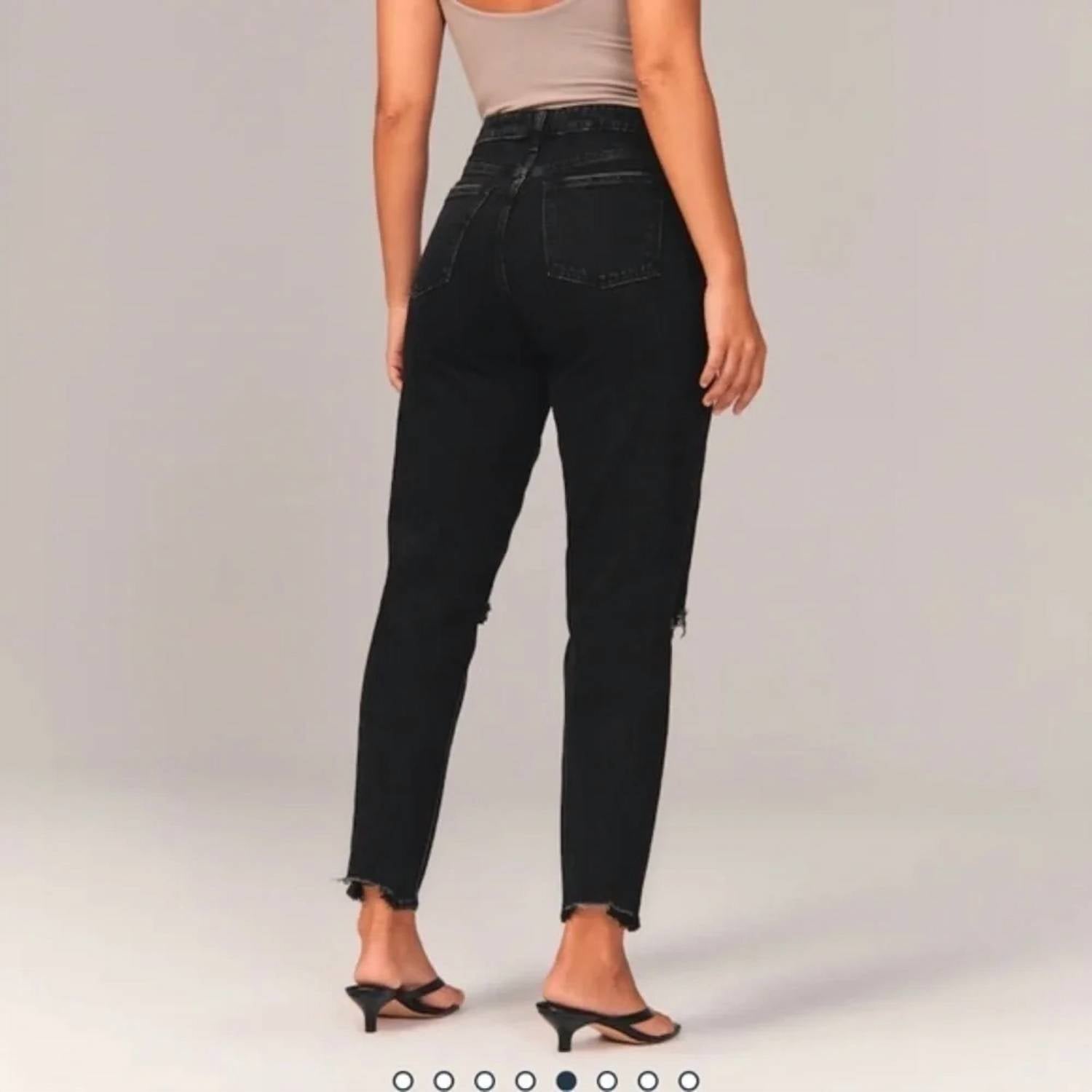 Abercrombie & Fitch - Curve Love High Rise Mom Jeans