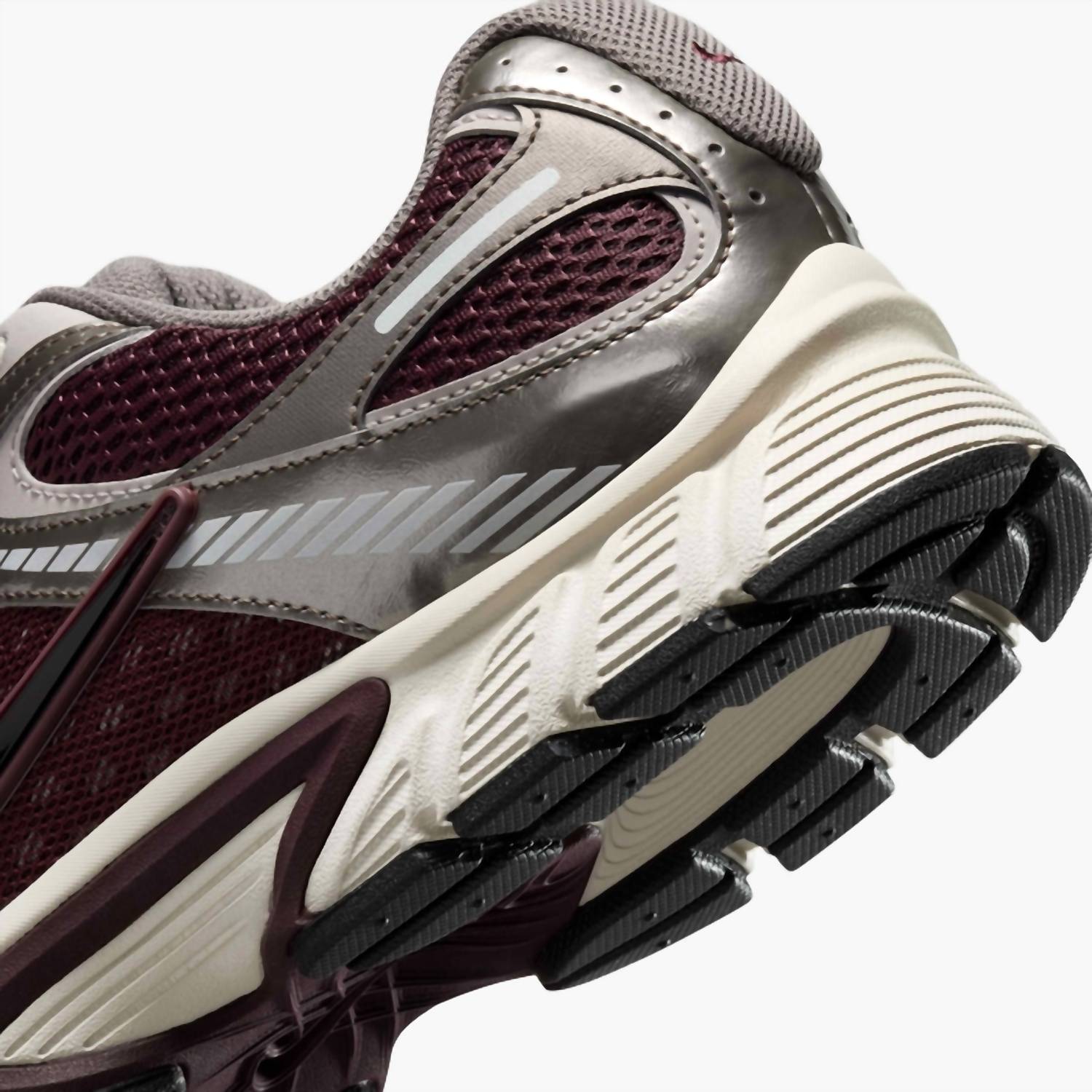 Nike - Men's V5 Rnr Sneakers