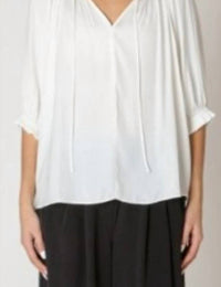 Dex - Soft Pleated Top