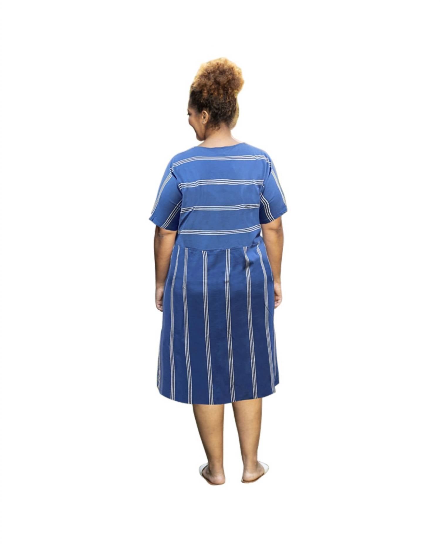 On The Plus Side - Printed Short Sleeve Double Pocket Jaclyn Dress - Plus Size