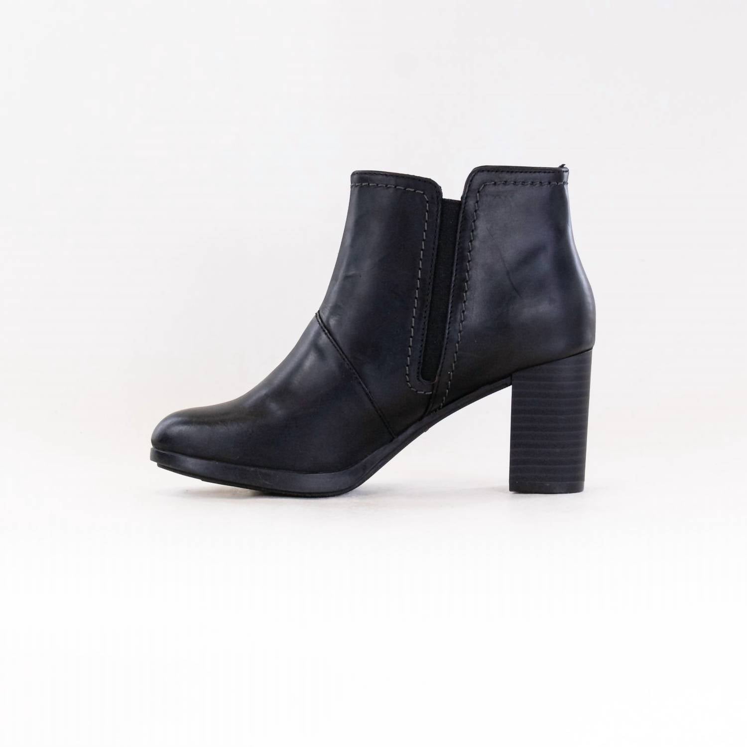Clarks - Women’s Ankle Shat Boots