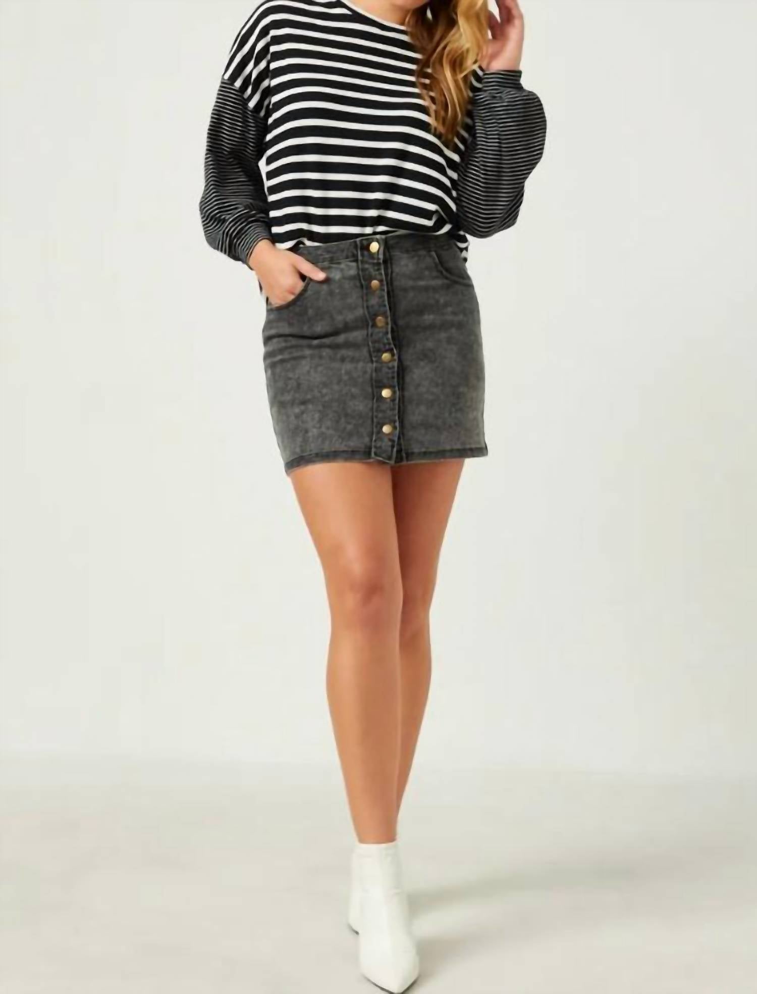 Hayden La - Contrast Stripe Sleeve Textured Knit Top