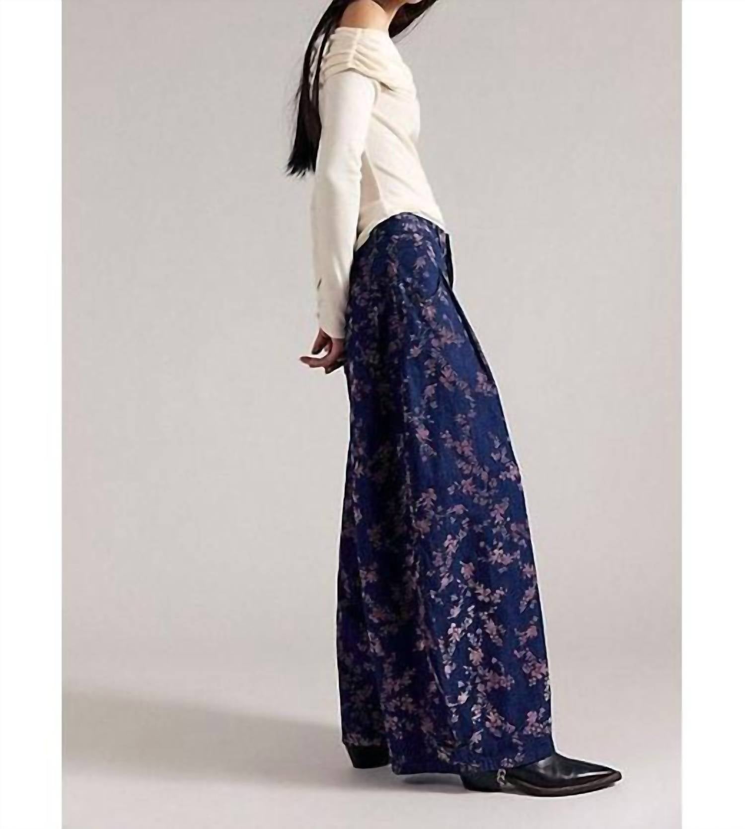 Free People About That Baggy Jean in flocked meadow - women's jeans - detail view
