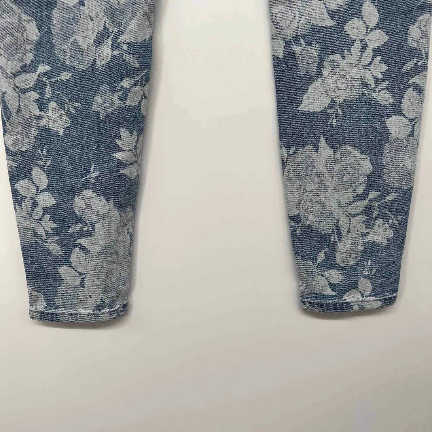 Blanknyc - Women's Floral Mid Rise Skinny Jean