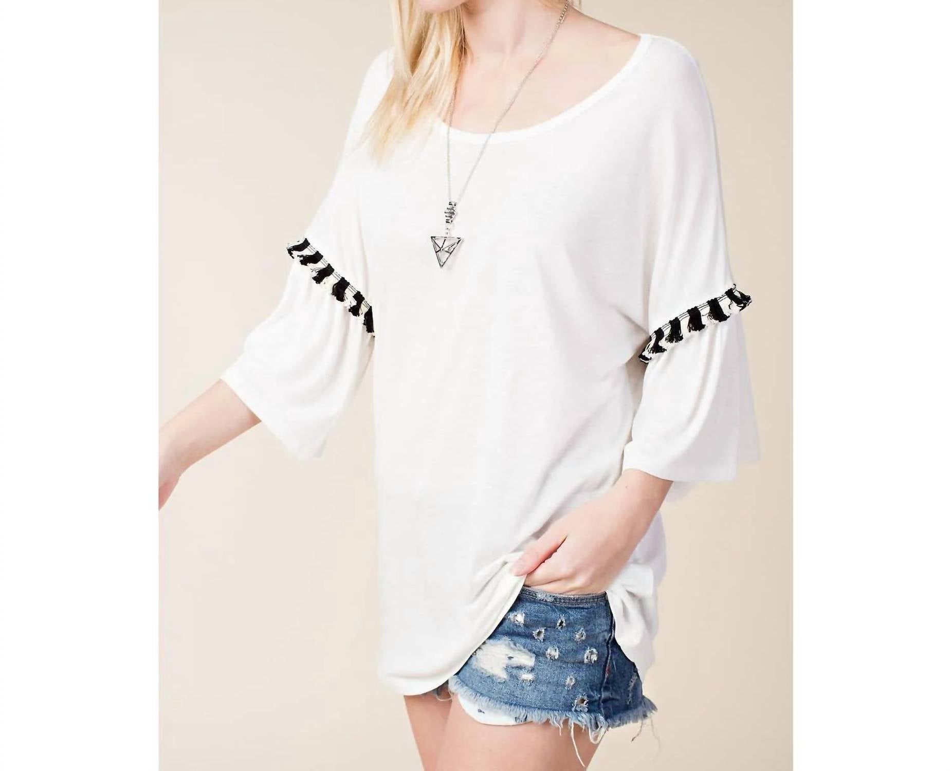 Vocal Apparel - Loose Fit Bell Sleeve Kimono Top With Special Trims