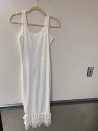 Hidden - Lace Midi Dress