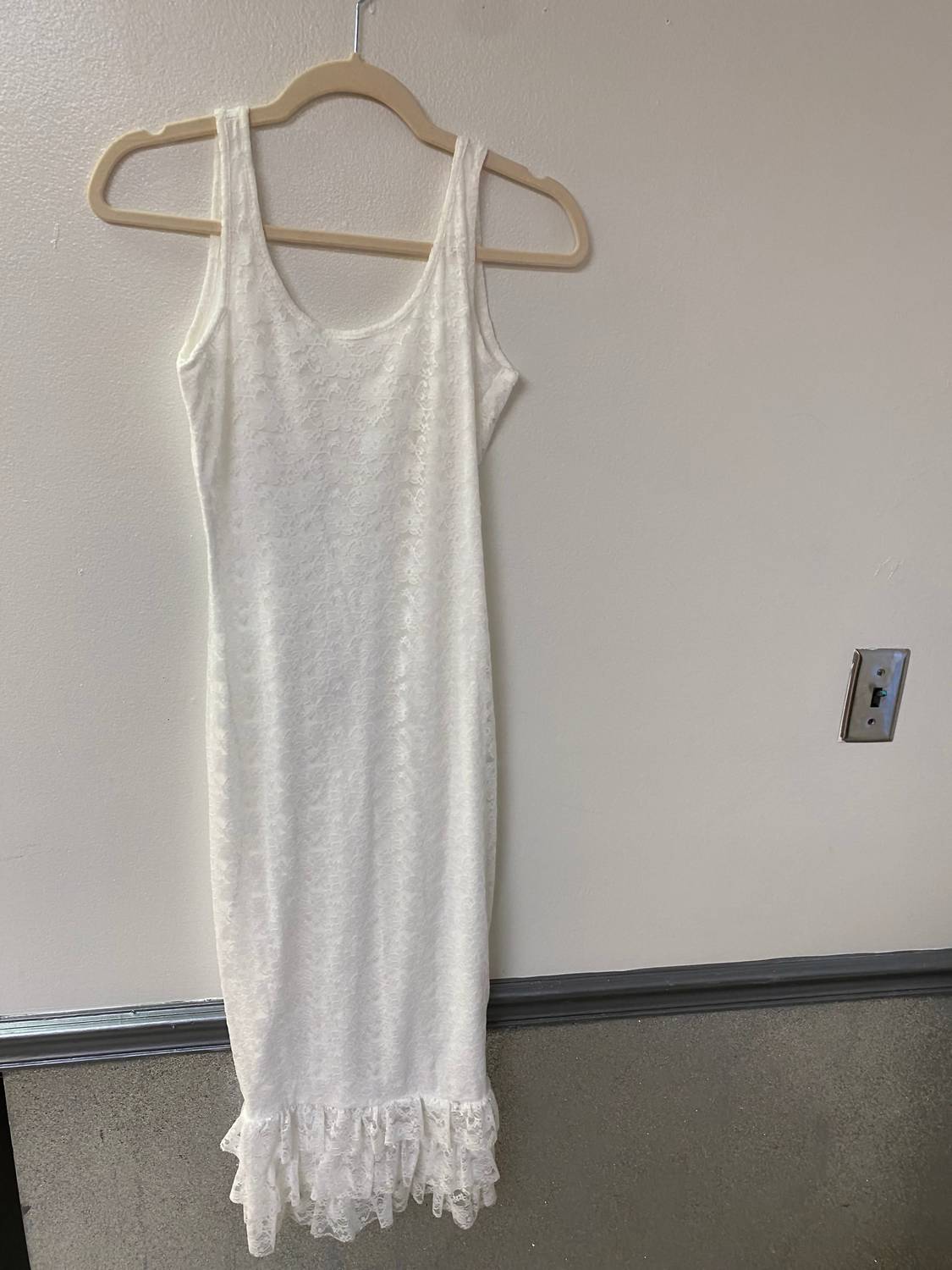 Hidden - Lace Midi Dress