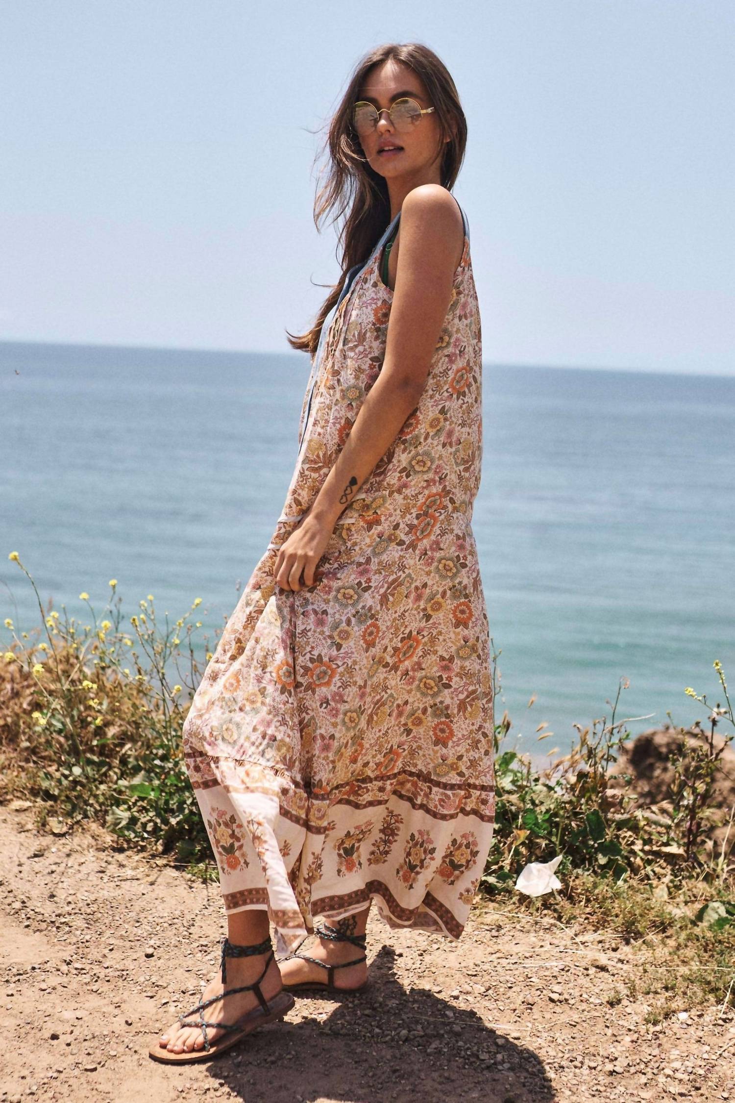 Davi & Dani - Floral Border V Neck Maxi Dress -plus