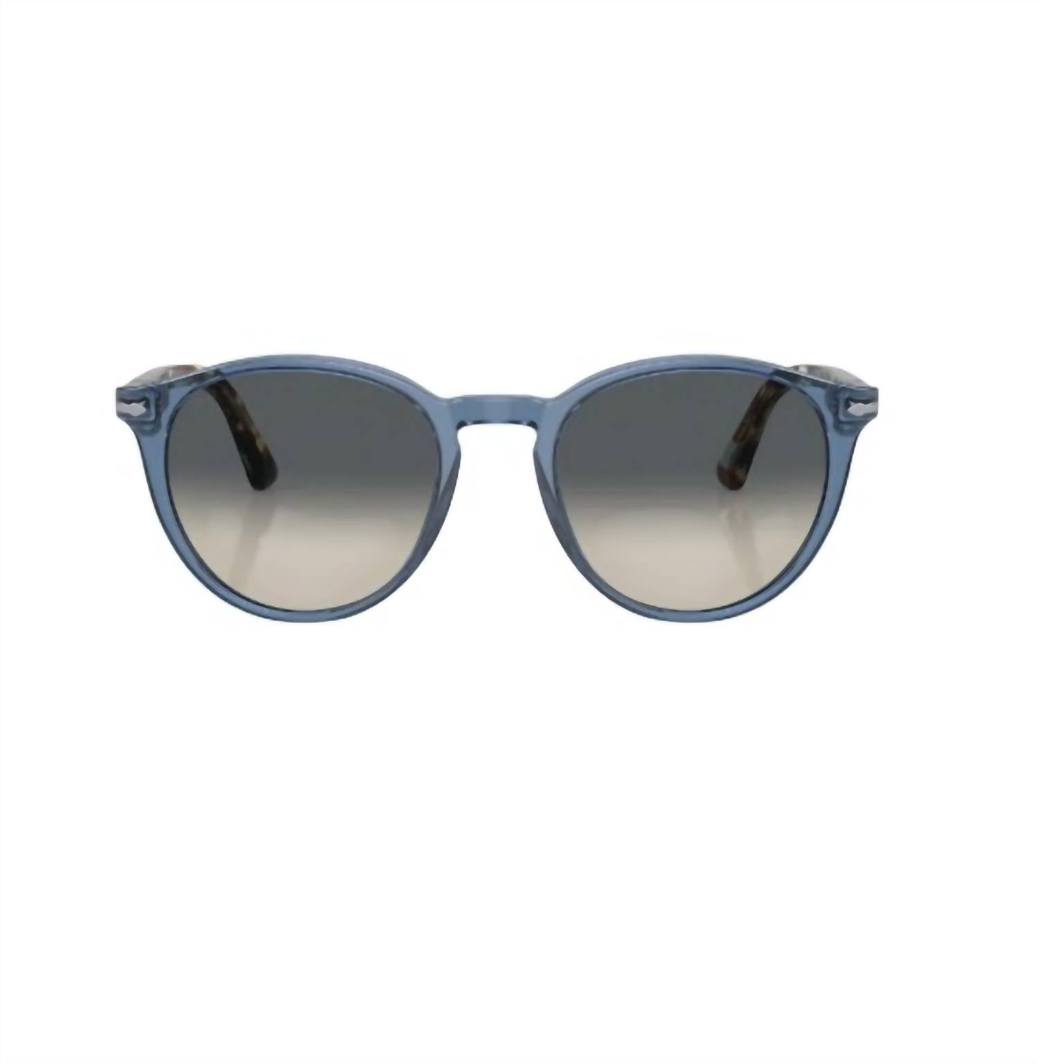 Persol - 3152s | 3152s 1202 - 71 | 52 | | Gradient Light Grey | Dark Grey | Non Polarized