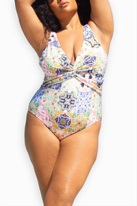 Fashion Szn Curve - Twist Front Sculpting Swimsuit