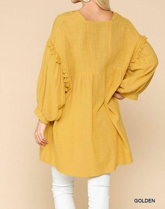 Gigio - Crochet V-neck Swing Hi-lo Hem Top