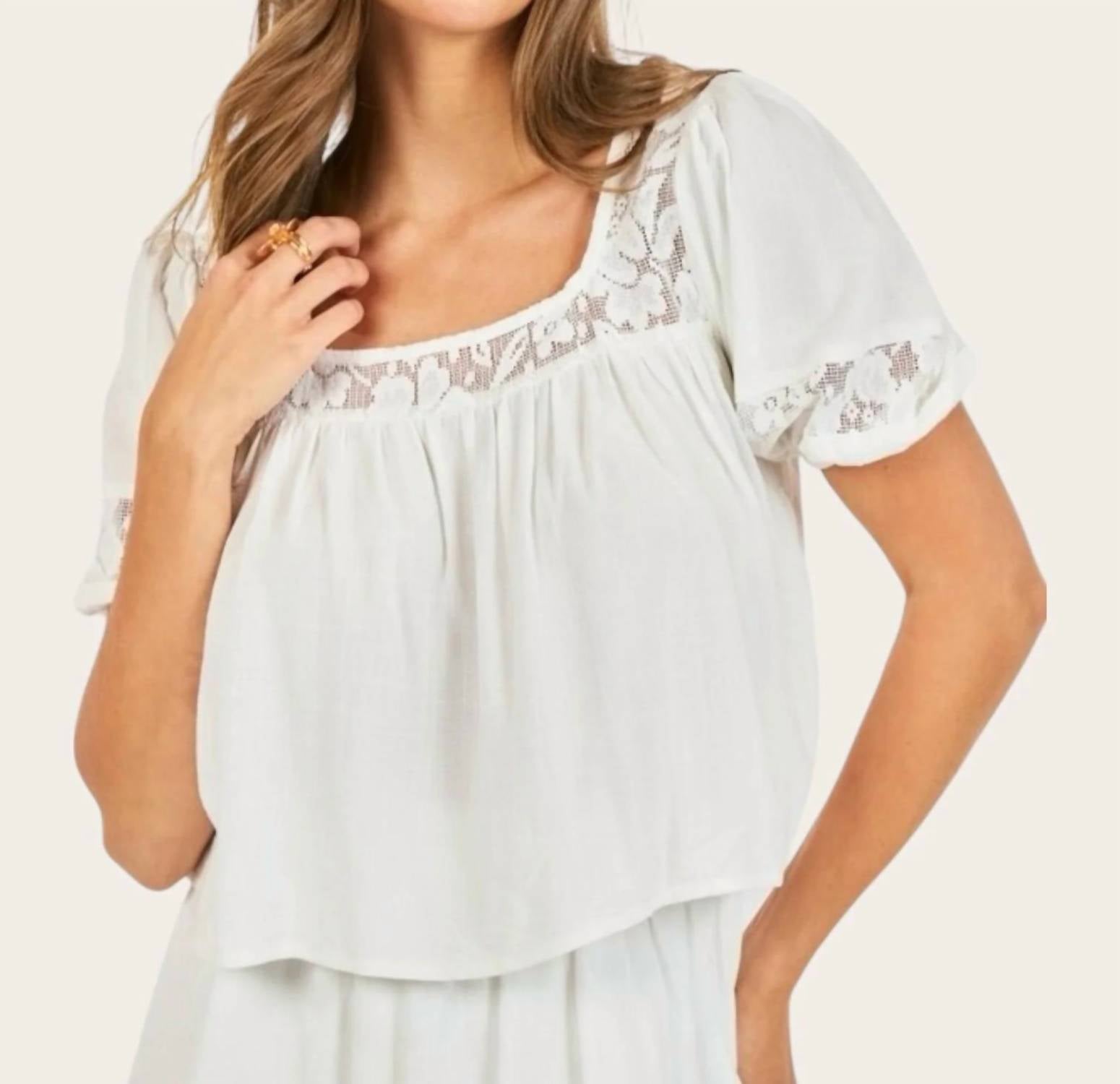 Sadie & Sage - Women's Neck Linen Lace Inset Top