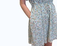 Doe And Rae - Textured Floral V-Neck Sleeveless Tie Back Dress