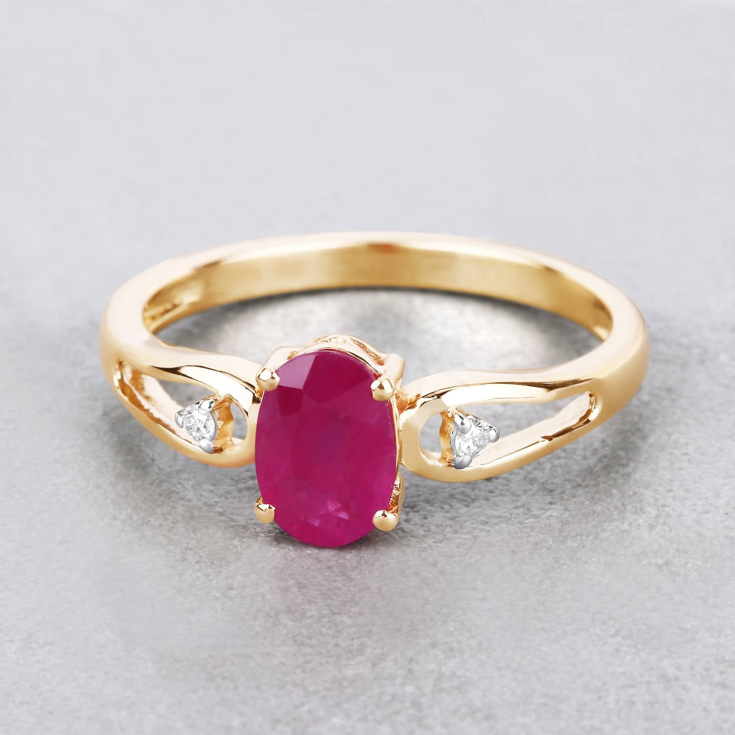 Diana M Jewels Women's Oval Natural Ruby Fashion Ring (0.95 Ct) - Delicate in 14k yellow gold - women's jewelry - detail view