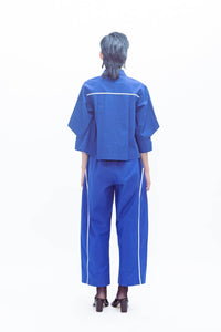 LOVEBIRDS Flux Shirt in cerulean blue - women's t-shirt - detail view