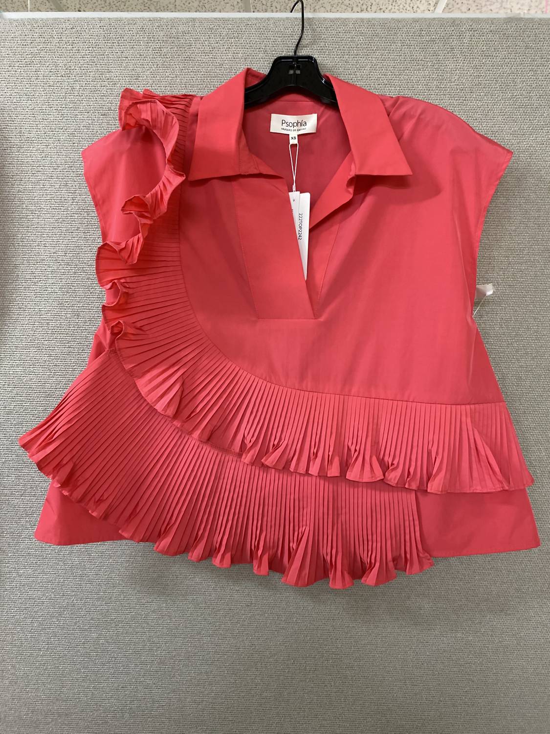 Psophia - Women's Solid Sleeveless Blouse
