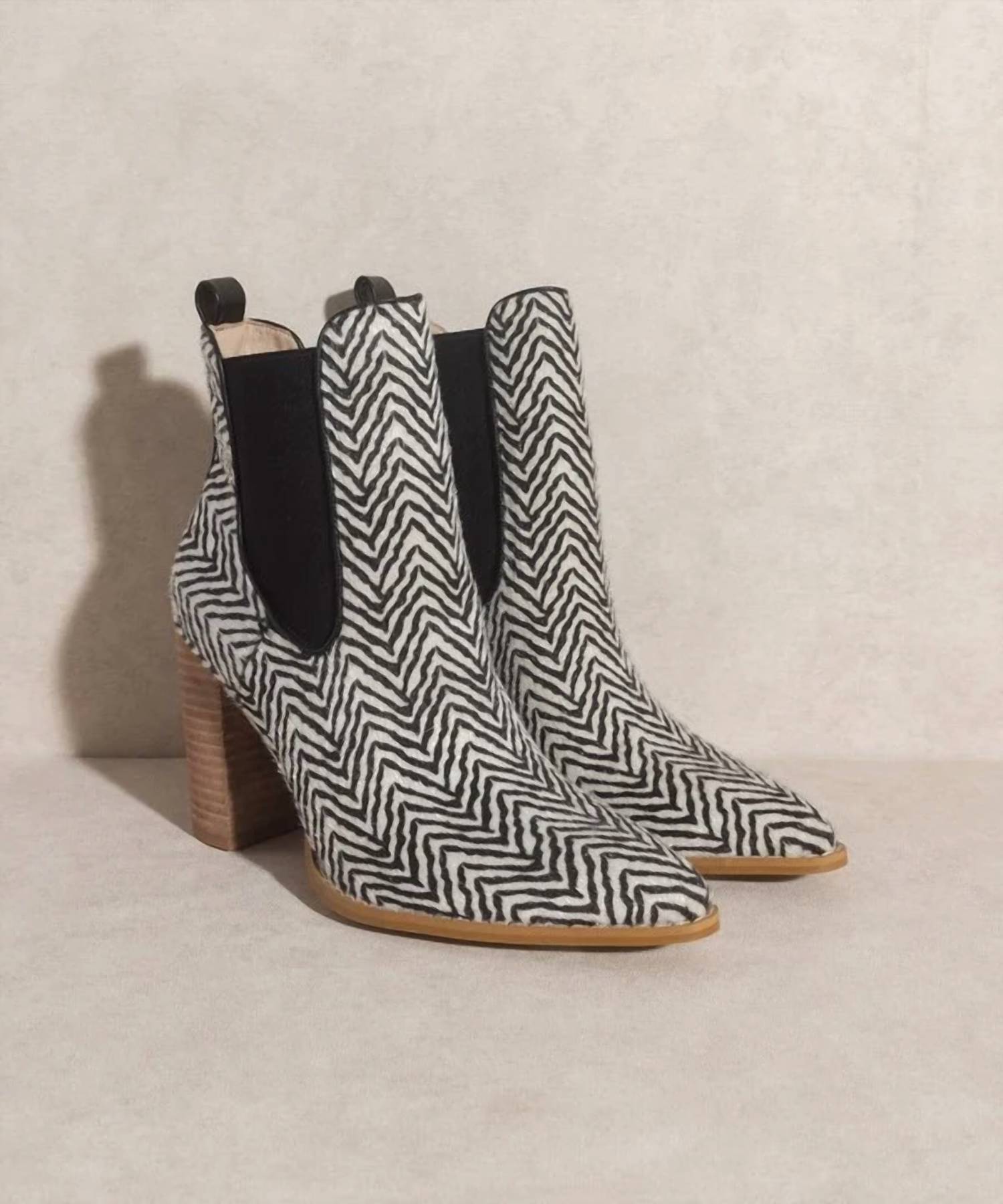 Oasis Society - Women's Esmee Chelsea Boots