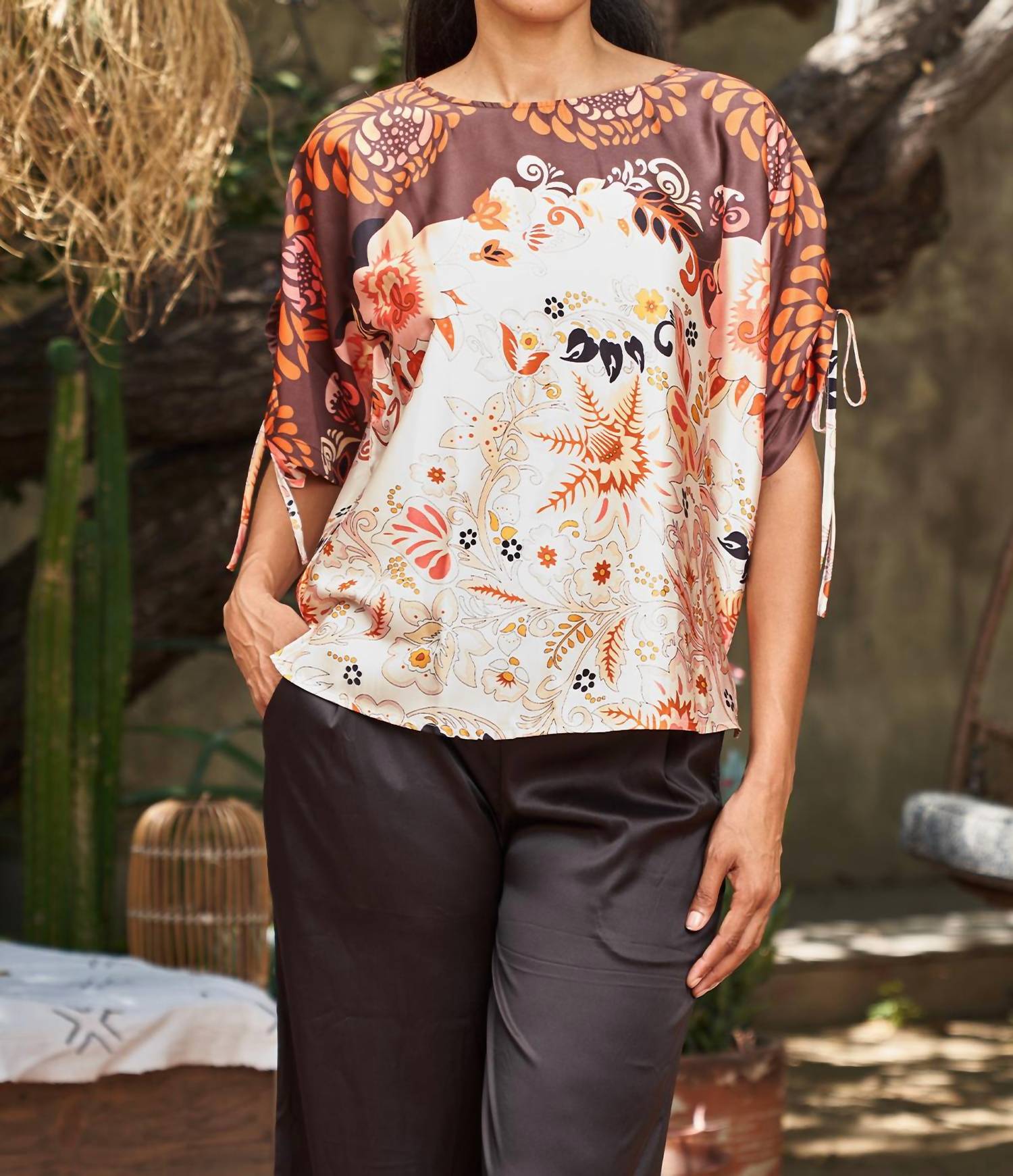 PAPARAZZI Border Print Top With Keyhole Sleeves in peach - women's blouse