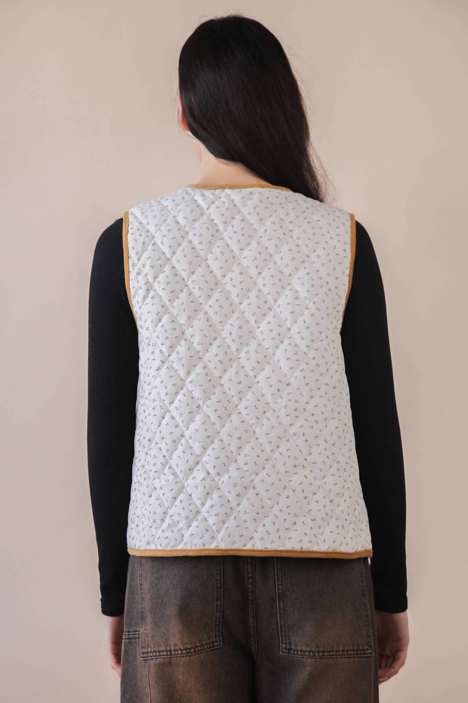 Very J - Front Contrast Binding Quilted Woven Vest