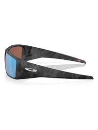 Oakley - Heliostat Rectangle Polarized Sunglasses 9231-0561