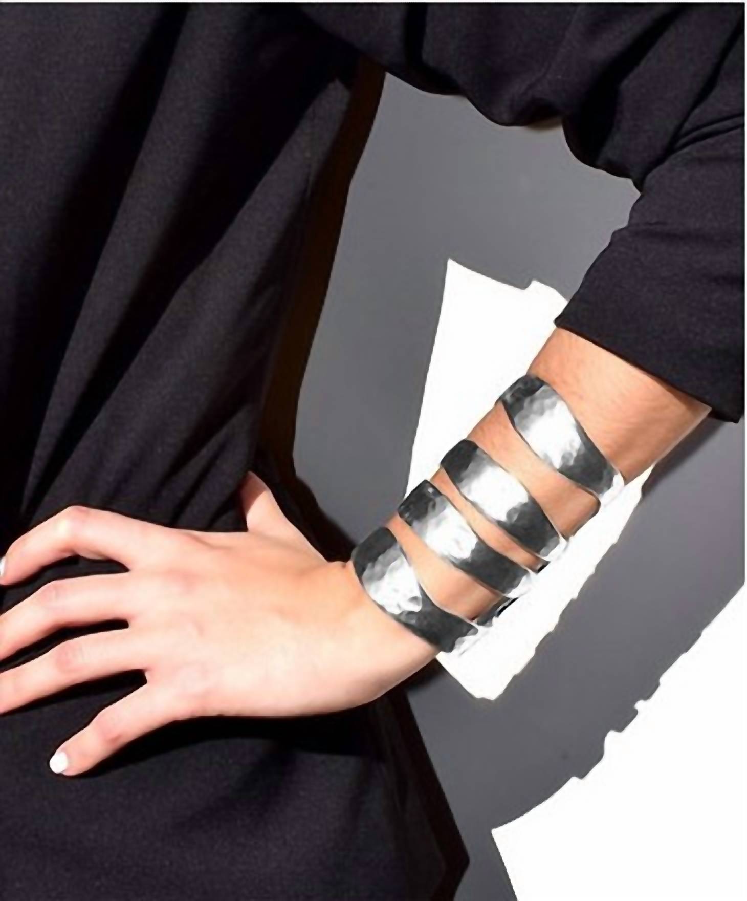 Avenue Chic - Women's Katy Cuff