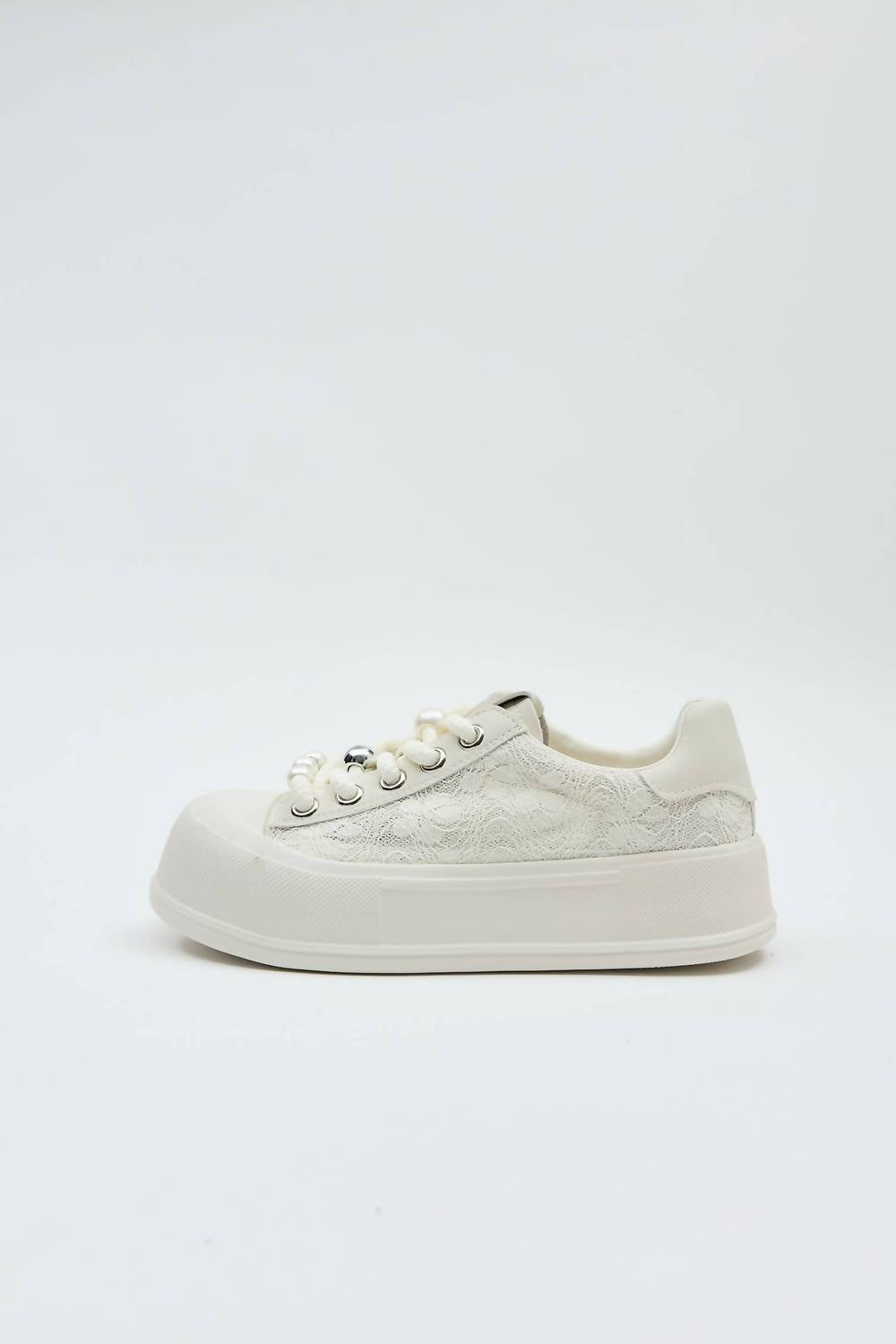 Lonza Women's Synda Low Top Sneakers in white - women's sneaker