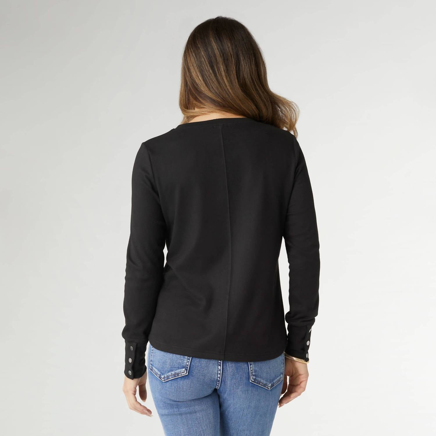 Coco + Carmen - Alexis Super Soft Top With Snap Cuff