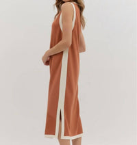 Entro - Sleeveless Midi Dress