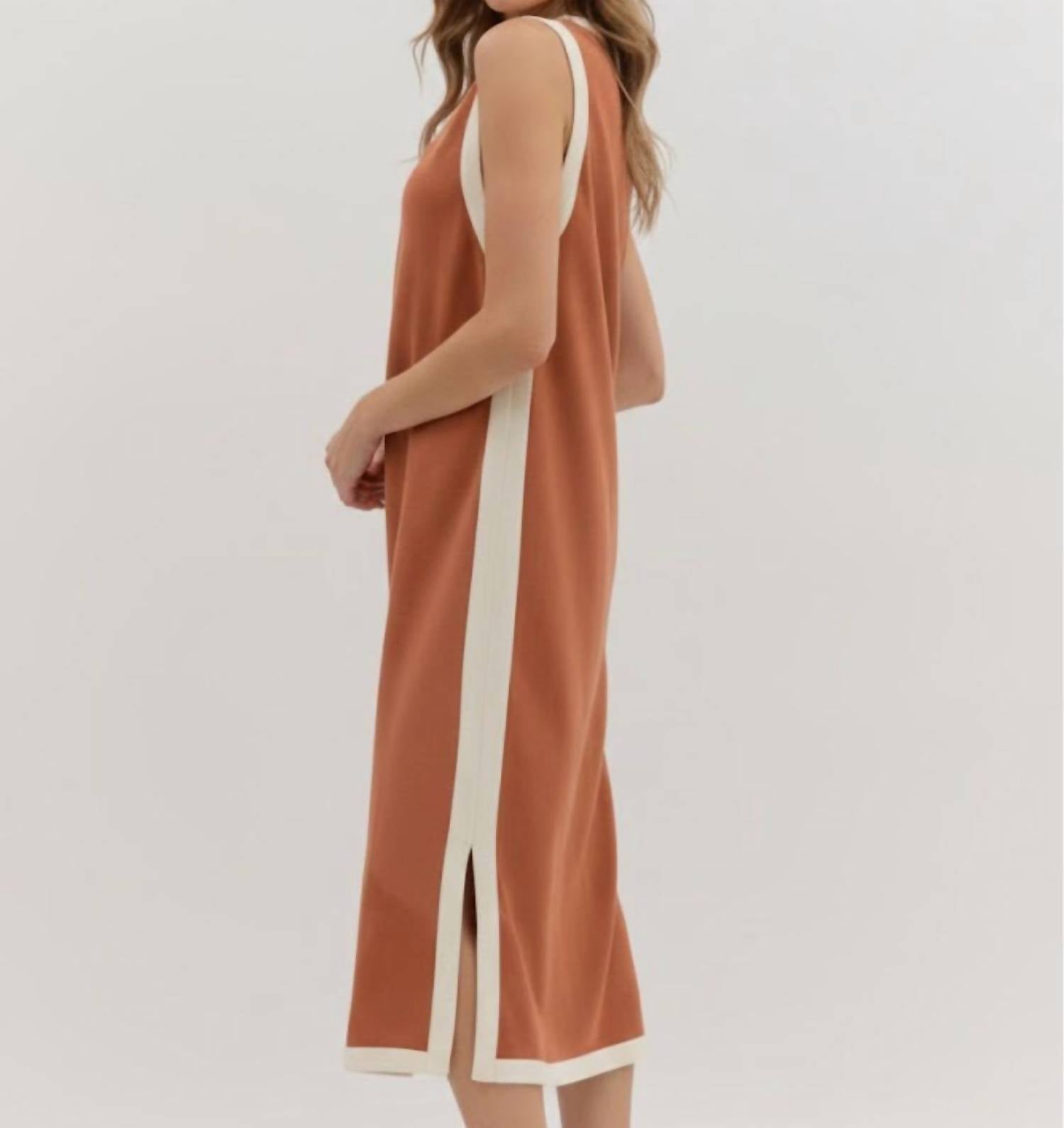 Entro - Sleeveless Midi Dress