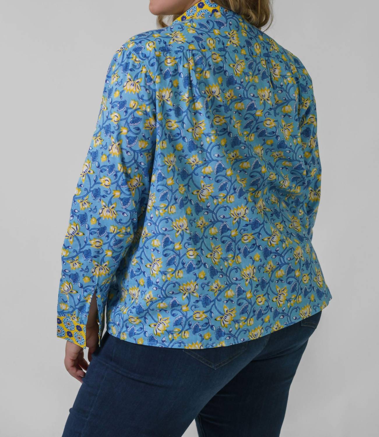 Just Bellina - Button Down Long Sleeve Floral Blouse - Plus