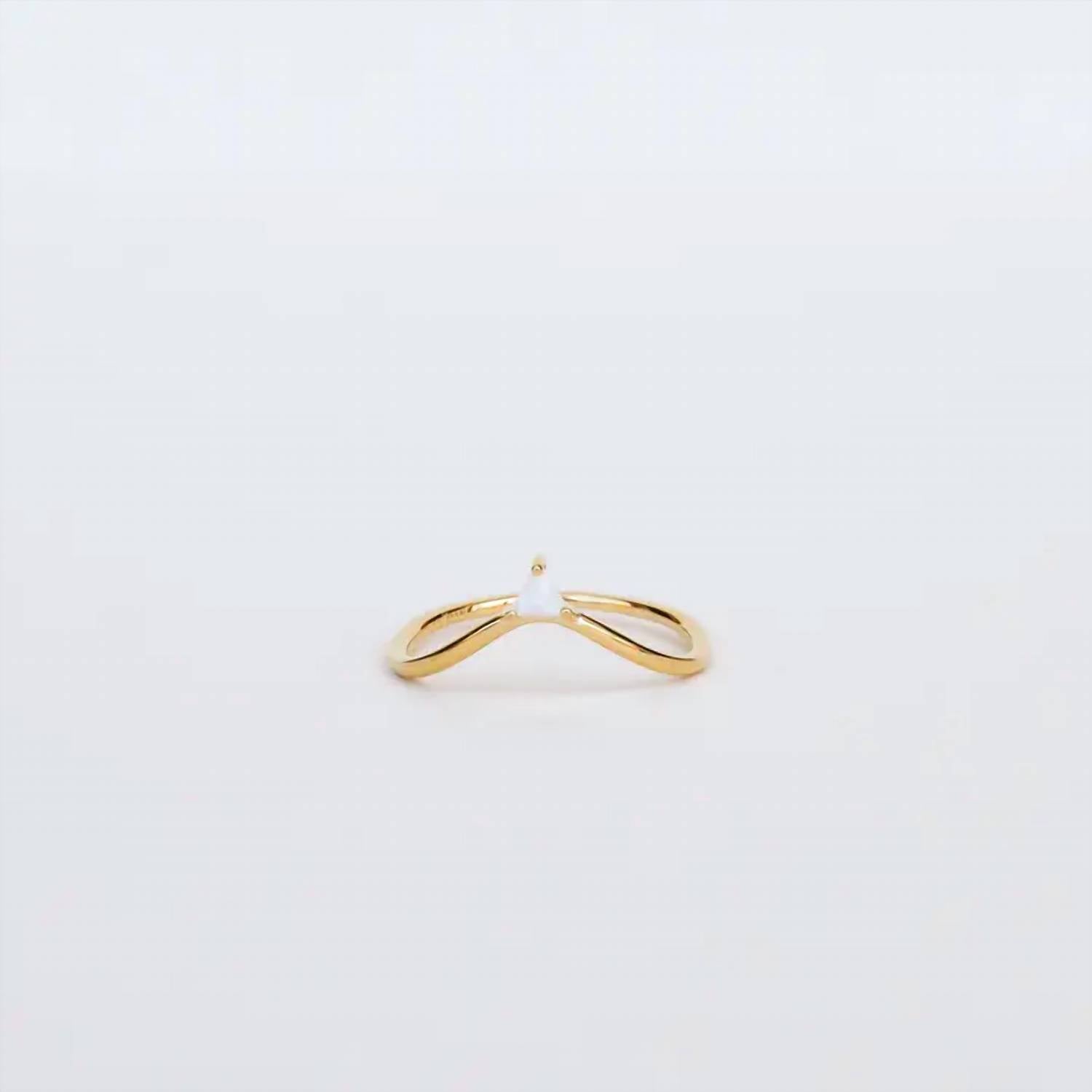 Jaxkelly - Women's Arched Triangle Ring
