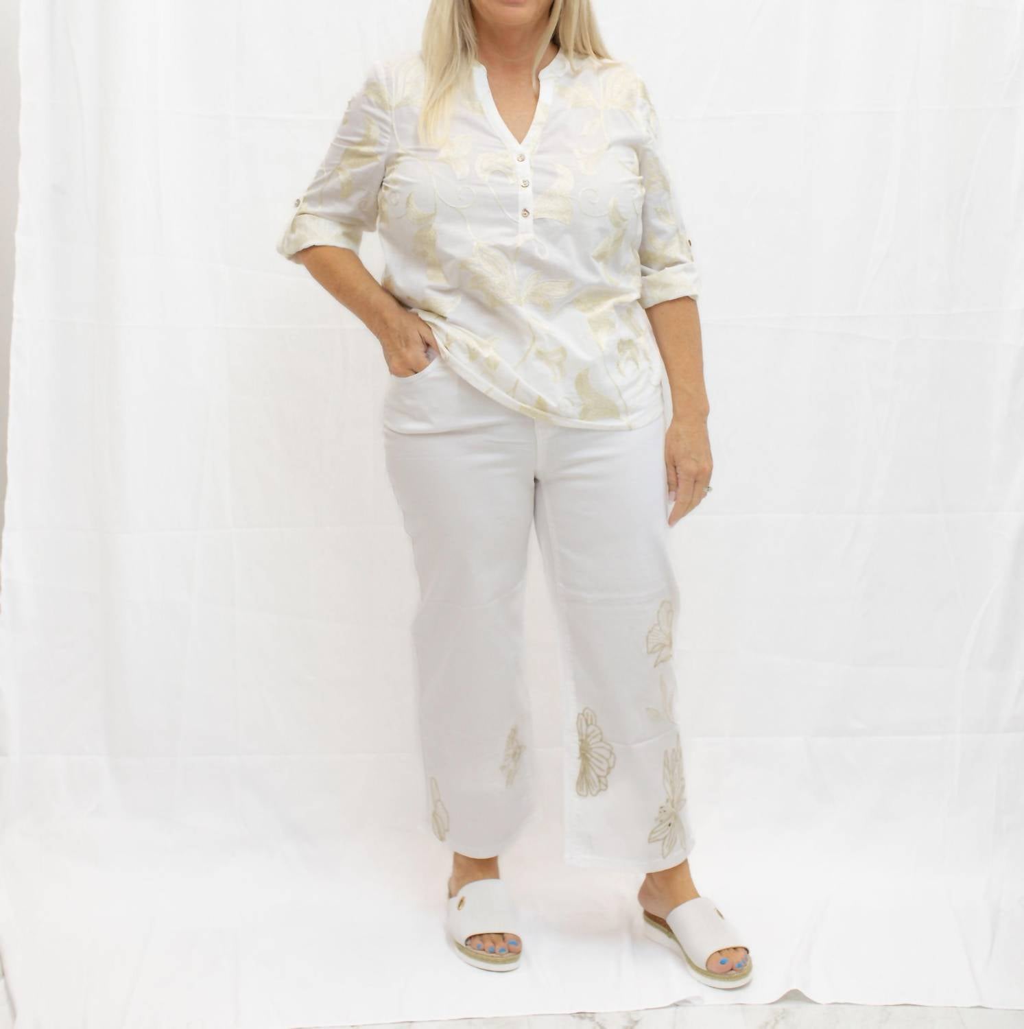 Charlie B - Embroidered Flower Crop Pant