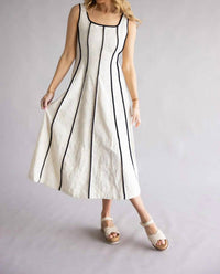 Illa Illa - Embroidery Petal Mid Dress