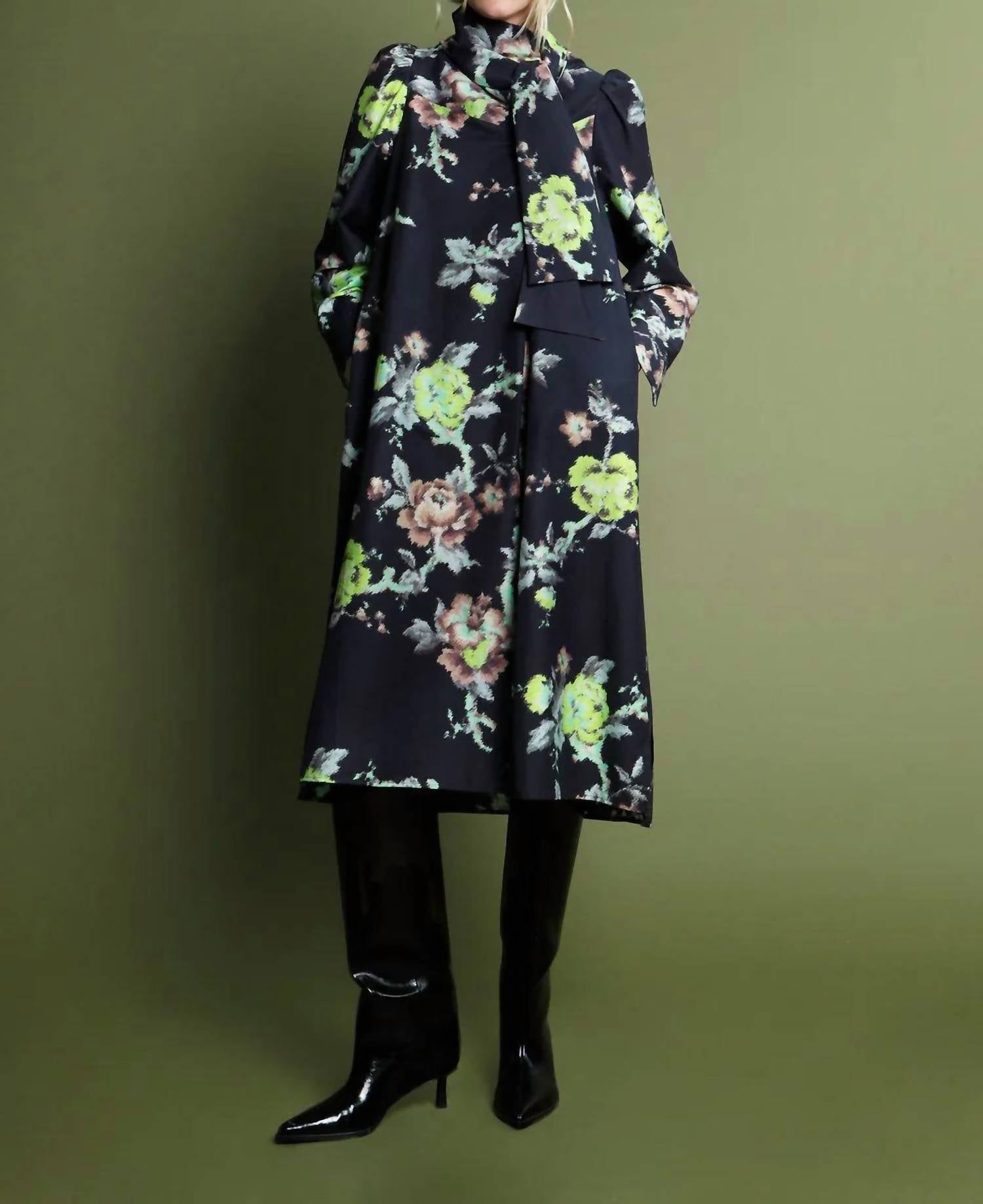 Psophia - Indian Flower Juliet Sleeve Dress