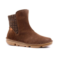 SILKEN BOOT