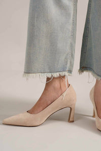 Beast Fashion - Women's Pointed-toe Mid-heel Pumps