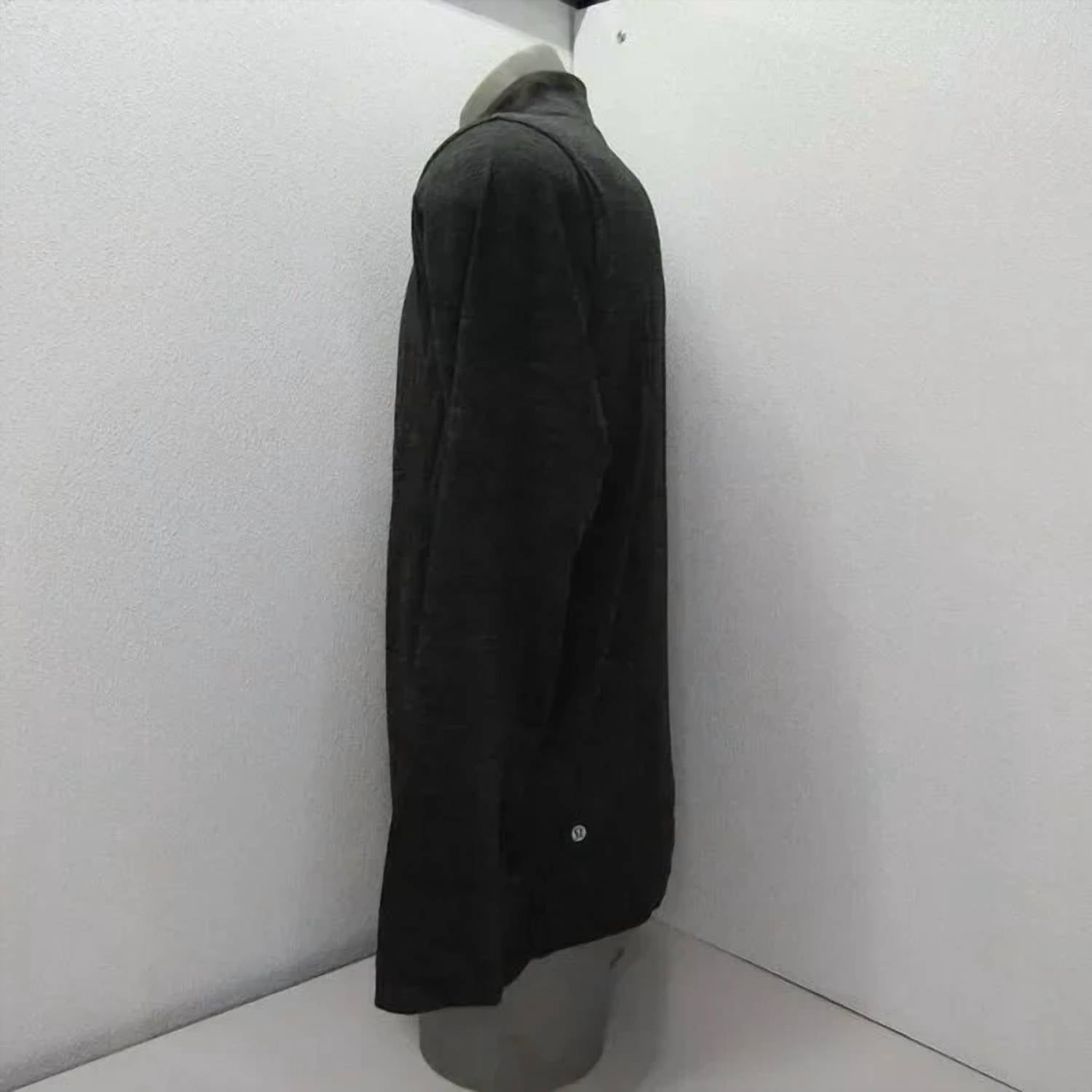 Lululemon - Men's Metal Vent Tech 1/2 Zip Long Sleeve Shirt
