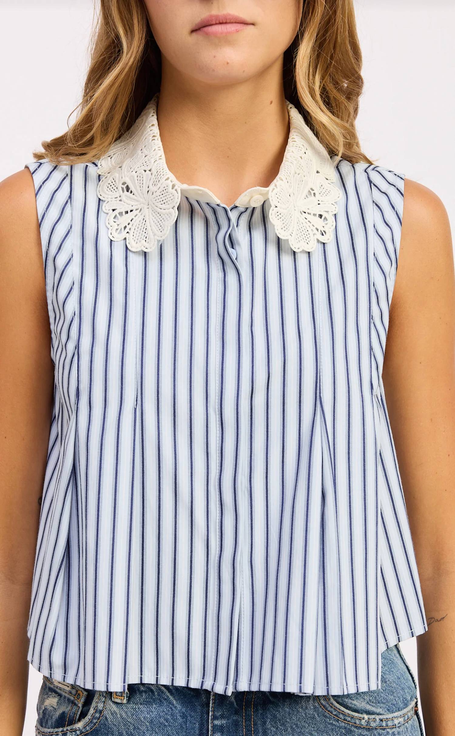 En Saison - Clara Sleeveless Collared Top