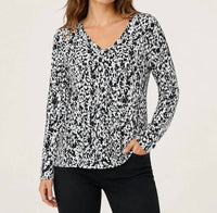 Lulu-B - V-neck Print Top