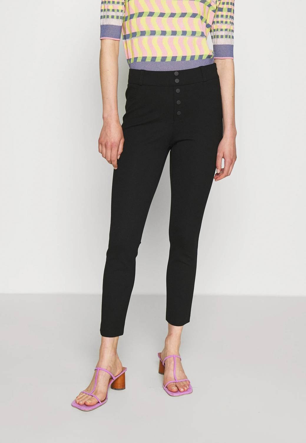 Blu Pepper - Button Detailed Jeggings