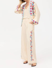 Johnny Was ELIZABETH WIDE LEG PLEAT PANT in ecru - women's pants - detail view